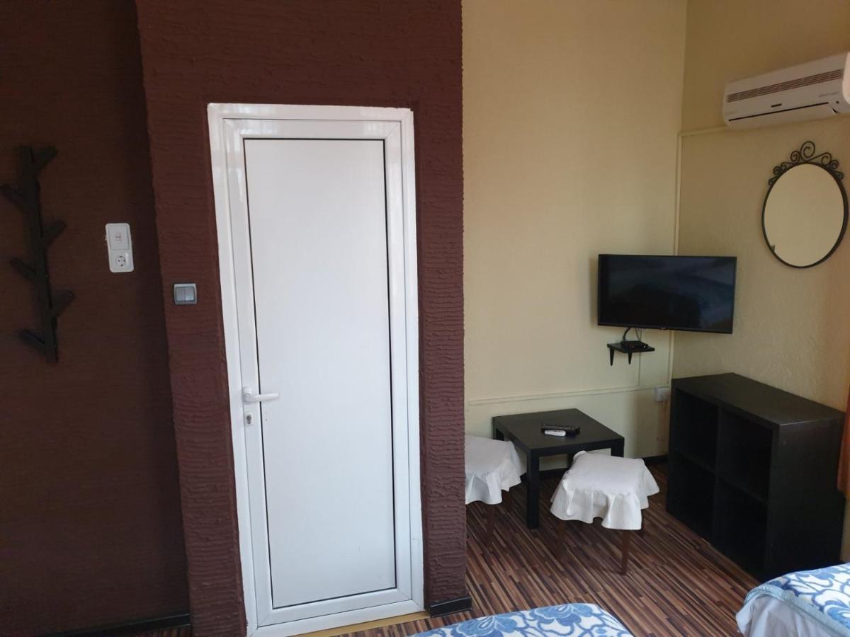 Km!sofia - за гости Wisma tamu